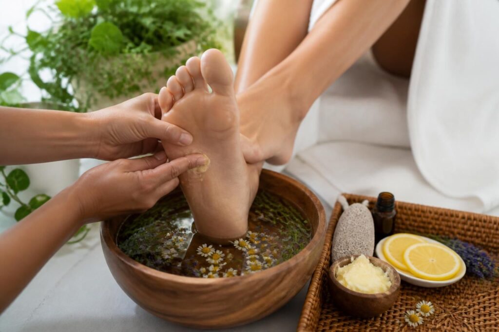 découvrez des remèdes naturels et astuces maison efficaces pour enlever la corne sous les pieds et retrouver une peau douce et saine facilement.